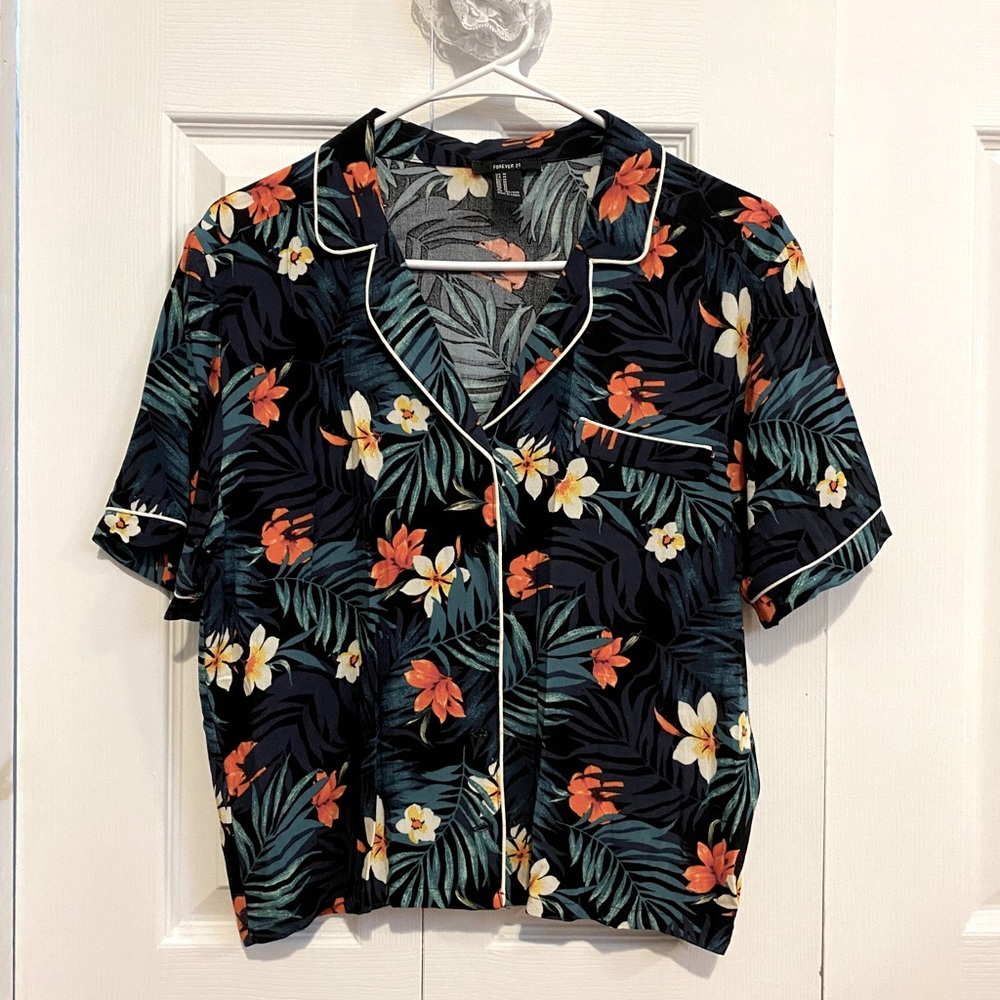 3/$30 ✨ FOREVER 21 | Tropical Button-Up - Picture 1 of 4